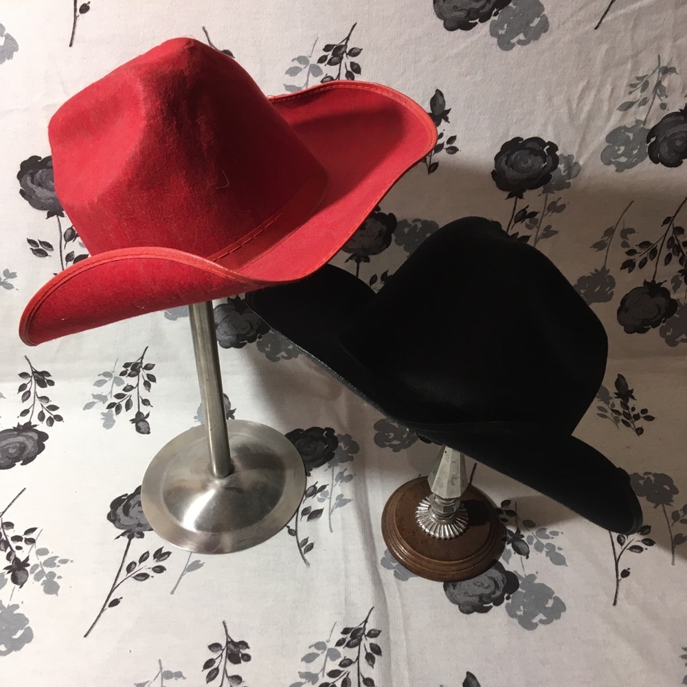 🔥 Red and Black Cowboy Hats 🔥